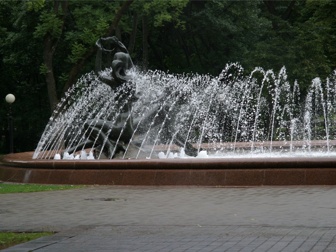 фонтан Венок в парке Янки Купалы. Фото: Оксана Лисковая