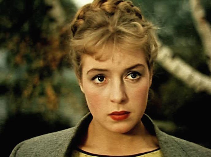 Түрмедегі әйелдерді тексеріп жатқан порно видео