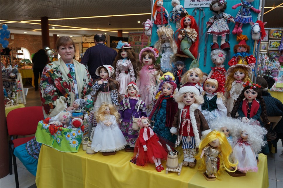 Фестиваль мастеров «Иван-да-Марья» открылся в Екатеринбурге.
