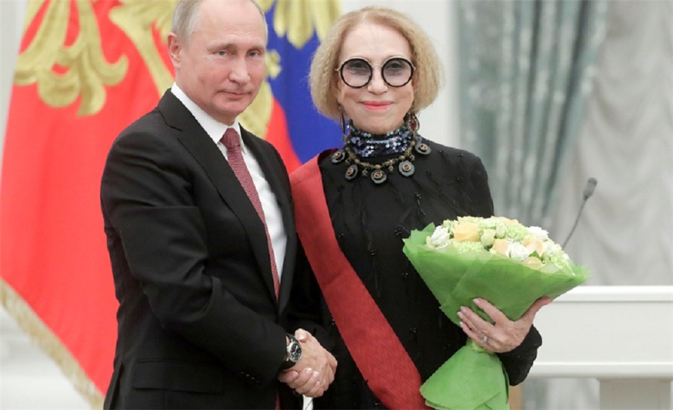 Владимир Путин и Инна Чурикова. Фото: ТАСС