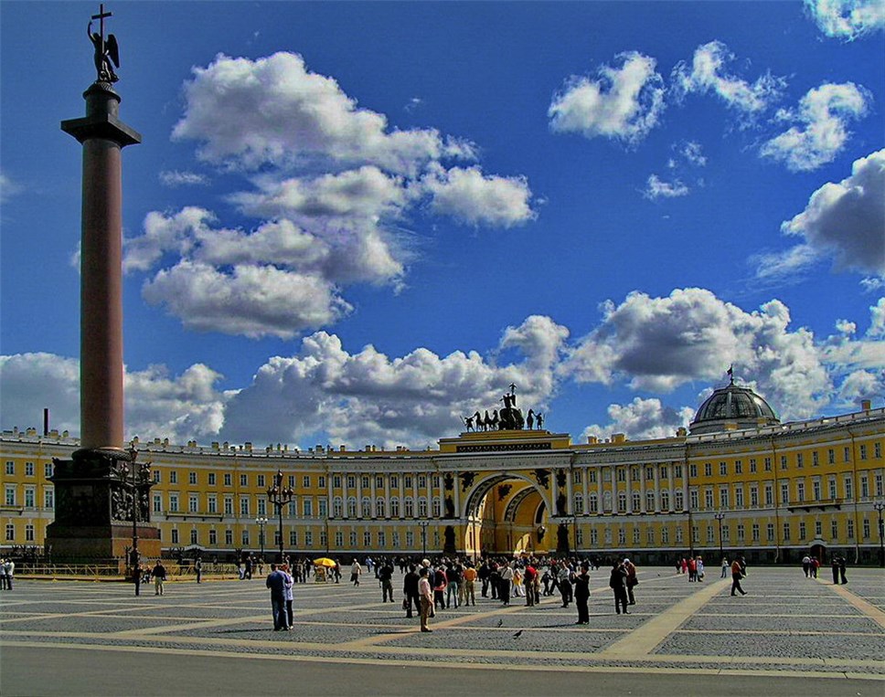 Дворцовая площадь. Фото: fotokto.ru
