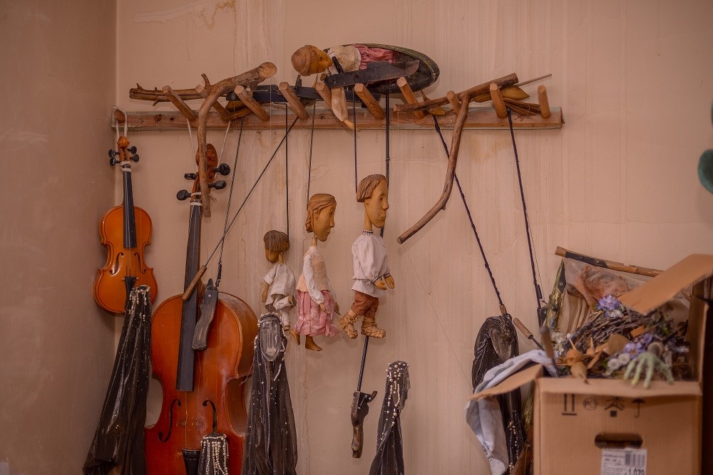 Комната, где хранятся куклы. Фото: Александр Прошкин