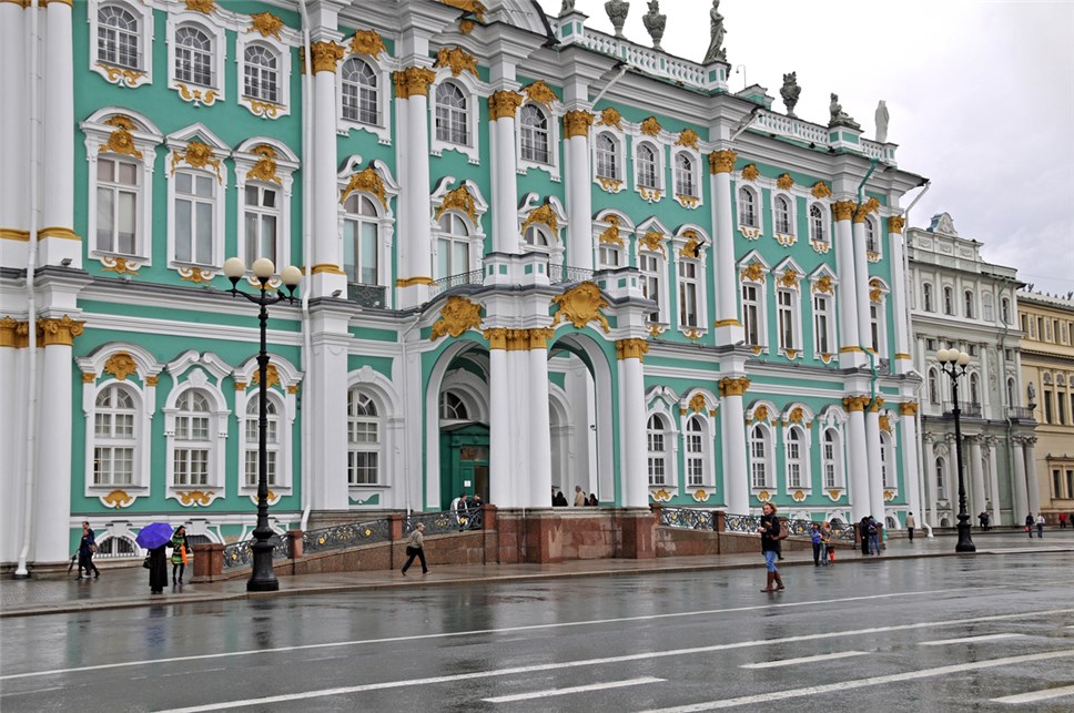 Эрмитаж снова будет охранять милиция Эрмитаж снова будет охранять милиция