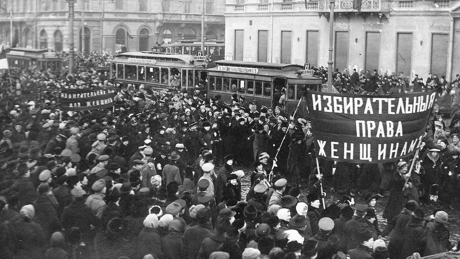 8 марта история в россии