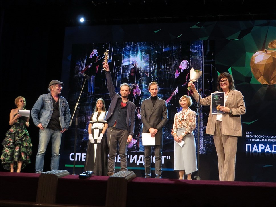 "Лучшим спектаклем в драматическом театре" был признан "Идиот" Андрея Прикотенко. Фото автора.